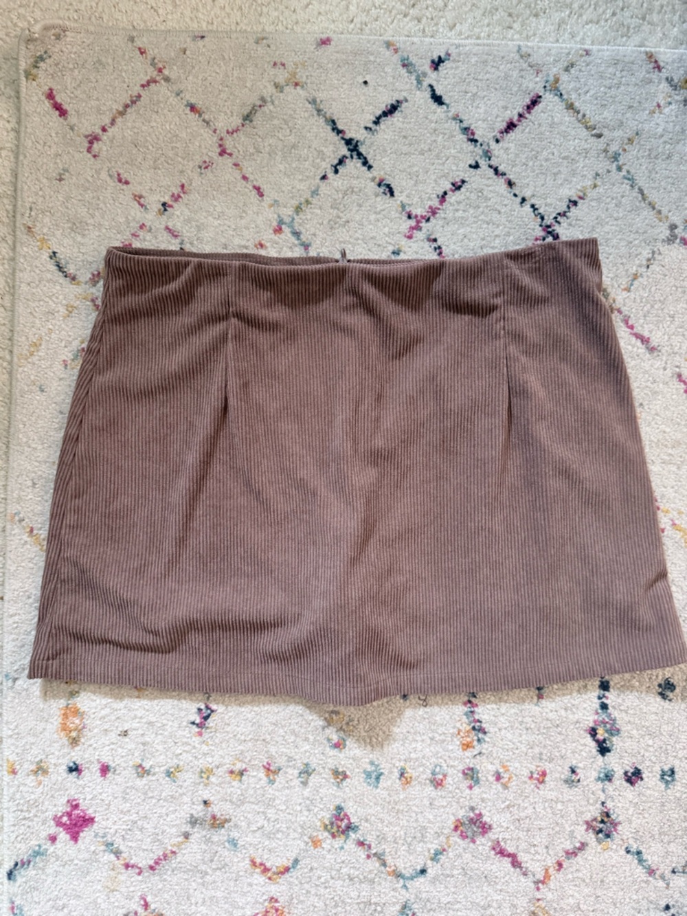 HALARA Ribbed Mini Skirt in Taupe Brown
